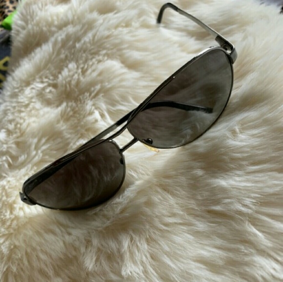 Men's Prada Sunglasses - Picture 4 of 4